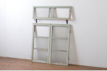 アンティーク建具　ペイント仕上げ限定　古い洋館で使われていた両開き窓と回転窓のセット(突き出し窓、ガラス扉、明かり取り、明り取り)(R-064978)