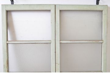 アンティーク建具　ペイント仕上げ限定　古い洋館で使われていた両開き窓と回転窓のセット(突き出し窓、ガラス扉、明かり取り、明り取り)(R-064978)