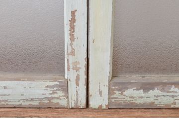 アンティーク建具　ペイント仕上げ限定　古い洋館で使われていた両開き窓と回転窓のセット(突き出し窓、ガラス扉、明かり取り、明り取り)(R-064978)