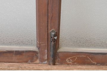 アンティーク建具　ペイント仕上げ限定　古い洋館で使われていた両開き窓と回転窓のセット(突き出し窓、ガラス扉、明かり取り、明り取り)(R-064978)