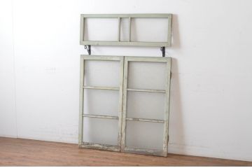 アンティーク建具　ペイント仕上げ限定　古い洋館で使われていた両開き窓と回転窓のセット(突き出し窓、ガラス扉、明かり取り、明り取り)(R-064979)