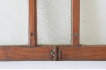 アンティーク建具　ペイント仕上げ限定　古い洋館で使われていた両開き窓と回転窓のセット(突き出し窓、ガラス扉、明かり取り、明り取り)(R-064979)
