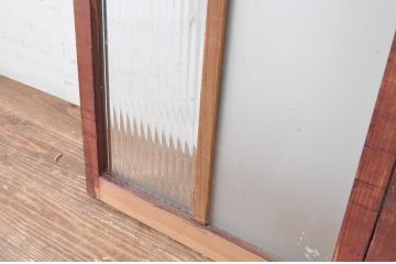 アンティーク建具　レトロな雰囲気を醸し出す縦型のガラス窓2枚セット(引き戸、ガラス戸)(R-064981)
