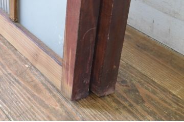 アンティーク建具　レトロな雰囲気を醸し出す縦型のガラス窓2枚セット(引き戸、ガラス戸)(R-064981)