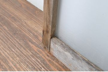 アンティーク建具　経年によって増した味わいが魅力的な横桟のガラス窓2枚セット(引き戸、ガラス戸)(R-064984)