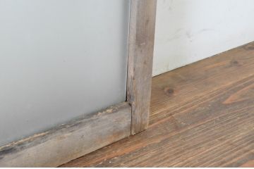 アンティーク建具　経年によって増した味わいが魅力的な横桟のガラス窓2枚セット(引き戸、ガラス戸)(R-064984)