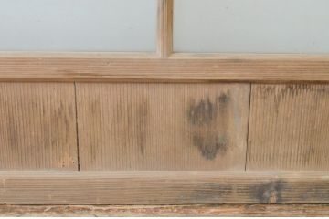 アンティーク建具　経年を感じさせる木味が魅力のガラス窓1枚(引き戸、ガラス戸)(R-064987)