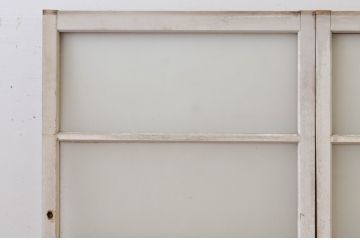 アンティーク建具　ペイント仕上げ限定　レトロな風合いが味わい深い横桟ガラス窓2枚セット(引き戸、ガラス戸)(R-064989)