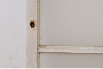 アンティーク建具　ペイント仕上げ限定　レトロな風合いが味わい深い横桟ガラス窓2枚セット(引き戸、ガラス戸)(R-064989)