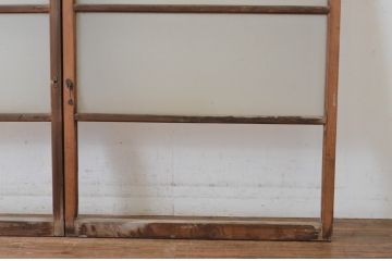 アンティーク建具　経年によって増した味わいが魅力的な横桟ガラス窓2枚セット(引き戸、ガラス戸)(R-064994)