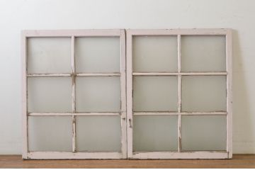 アンティーク建具　ペイント仕上げ限定　レトロな風合いが味わい深いガラス窓2枚セット(引き戸、ガラス戸)(R-064996)