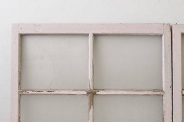 アンティーク建具　ペイント仕上げ限定　レトロな風合いが味わい深いガラス窓2枚セット(引き戸、ガラス戸)(R-064996)