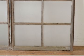 アンティーク建具　ペイント仕上げ限定　レトロな風合いが味わい深いガラス窓2枚セット(引き戸、ガラス戸)(R-064996)