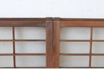 アンティーク建具　レトロな空間づくりにおすすめな格子入りの小さなガラス窓2枚セット(引き戸、ガラス戸)(R-065000)