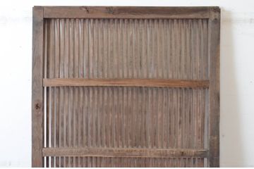 アンティーク建具　総栗材　歴史を刻んだ風合いが趣のある格子蔵戸1枚(格子戸、玄関戸、引き戸)(R-065021)