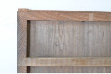 アンティーク建具　激レア!!　希少!!　欅(ケヤキ)材・栗材　猪(イノシシ)の金具が存在感を放つ庄内蔵戸1枚(玄関戸、引き戸)(R-065022)