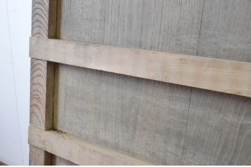 アンティーク建具　激レア!!　希少!!　欅(ケヤキ)材・栗材　猪(イノシシ)の金具が存在感を放つ庄内蔵戸1枚(玄関戸、引き戸)(R-065022)