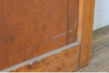 アンティーク建具　欅(ケヤキ)材・ヒノキ材　味わい深い風合いが魅力のマス目格子蔵戸(きつね格子、狐格子、格子戸、玄関戸、引き戸)(R-065024)