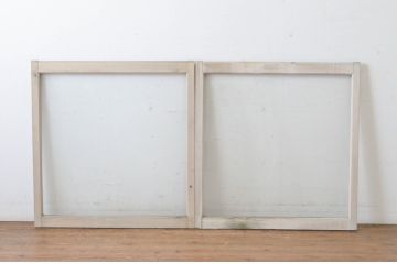 アンティーク建具　ペイント仕上げ限定　シンプルなデザインでどんなお部屋にも取り入れやすいガラス窓2枚セット(ガラス戸、引き戸)(R-065026)