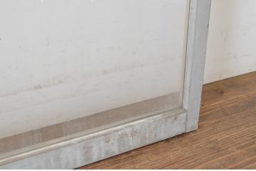 アンティーク建具　ペイント仕上げ限定　シンプルなデザインでどんなお部屋にも取り入れやすいガラス窓2枚セット(ガラス戸、引き戸)(R-065026)