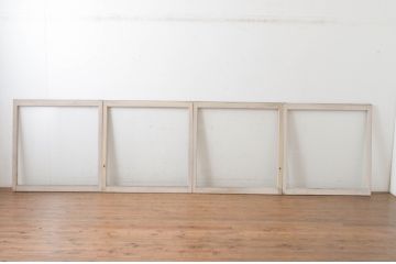 アンティーク建具　ペイント仕上げ限定　シンプルなデザインでどんなお部屋にも取り入れやすいガラス窓4枚セット(ガラス戸、引き戸)(R-065027)