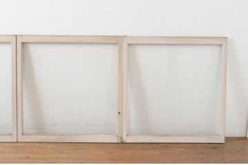 アンティーク建具　ペイント仕上げ限定　シンプルなデザインでどんなお部屋にも取り入れやすいガラス窓4枚セット(ガラス戸、引き戸)(R-065027)