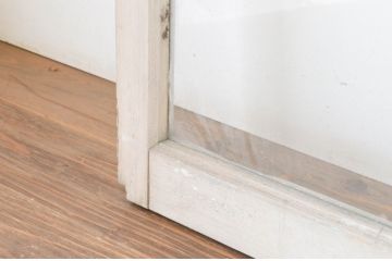 アンティーク建具　ペイント仕上げ限定　シンプルなデザインでどんなお部屋にも取り入れやすいガラス窓4枚セット(ガラス戸、引き戸)(R-065027)
