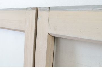 アンティーク建具　ペイント仕上げ限定　シンプルなデザインでどんなお部屋にも取り入れやすいガラス窓4枚セット(ガラス戸、引き戸)(R-065027)