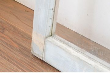 アンティーク建具　ペイント仕上げ限定　シンプルなデザインでどんなお部屋にも取り入れやすいガラス窓4枚セット(ガラス戸、引き戸)(R-065027)