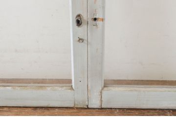 アンティーク建具　ペイント仕上げ限定　シンプルなデザインでどんなお部屋にも取り入れやすいガラス窓4枚セット(ガラス戸、引き戸)(R-065027)