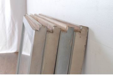 アンティーク建具　ペイント仕上げ限定　シンプルなデザインでどんなお部屋にも取り入れやすいガラス窓4枚セット(ガラス戸、引き戸)(R-065027)