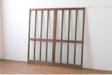 アンティーク建具　レトロな雰囲気づくりにおすすめのシンプルな玄関戸2枚セット(ガラス戸、引き戸)(R-065028)