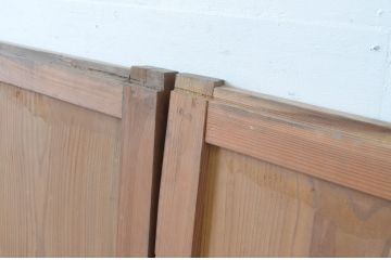 アンティーク建具　杉材　味わい深いシンプルな板戸窓4枚セット(引き戸)(R-065032)