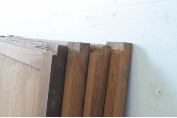 アンティーク建具　杉材　味わい深いシンプルな板戸窓4枚セット(引き戸)(R-065032)