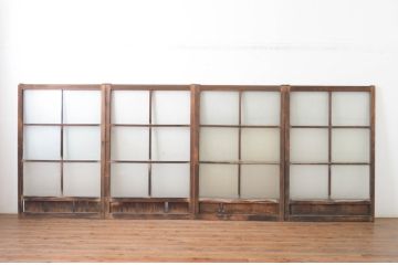 アンティーク建具　古い木味の腰板付きガラス窓4枚セット(ガラス戸、引き戸)(R-065044)