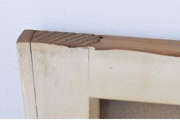  アンティーク建具　ペイント仕上げ限定　結霜ガラス入りのペンキの剥げた横長ガラス窓2枚セット(引き戸、ガラス戸)(R-065047)