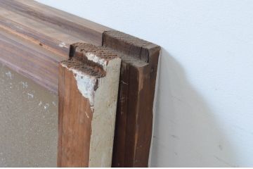  アンティーク建具　ペイント仕上げ限定　結霜ガラス入りのペンキの剥げた横長ガラス窓2枚セット(引き戸、ガラス戸)(R-065047)