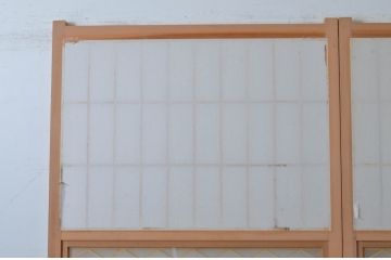新古未使用品　昭和後期　ガラス入りの組子帯戸2枚セット(ガラス帯戸、板戸、引き戸、建具、組子、障子戸)(R-065061)