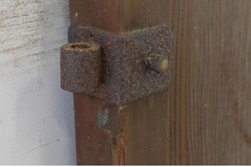 アンティーク建具　総杉材・一枚板　両開き　経年の古い木の質感が魅力の門扉一対(2枚セット、蔵戸、建具、玄関戸、玄関ドア)(R-065064)