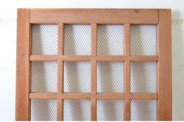 アンティーク建具　ヒノキ材　重厚な雰囲気のマス目格子蔵戸(きつね格子、狐格子、升目格子戸、玄関戸、引き戸)(R-065074)