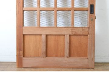 アンティーク建具　ヒノキ材　重厚な雰囲気のマス目格子蔵戸(きつね格子、狐格子、升目格子戸、玄関戸、引き戸)(R-065074)