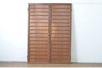 アンティーク建具　昭和初期　上手物!!　美しい柾目が魅力の両開き舞良戸扉一対(2枚セット、まいらど、板戸、ドア)(R-065075)