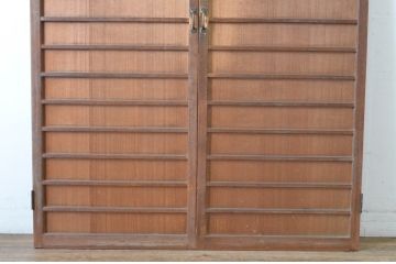 アンティーク建具　昭和初期　上手物!!　美しい柾目が魅力の両開き舞良戸扉一対(2枚セット、まいらど、板戸、ドア)(R-065075)