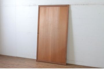  アンティーク建具　上手物!!　美しい柾目　真鍮つまみ付き　板戸扉1枚(舞良戸、帯戸、ドア)(R-065080)