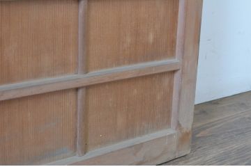 アンティーク建具　背が高い!!　美しい柾目が魅力のマス目格子板戸2枚セット(きつね格子、狐格子、格子戸、板戸、引き戸、升目)(R-065081)