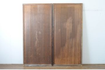 アンティーク建具　背が高い!!　美しい柾目が魅力のマス目格子板戸2枚セット(きつね格子、狐格子、格子戸、板戸、引き戸、升目)(R-065081)