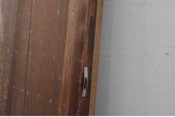 アンティーク建具　背が高い!!　美しい柾目が魅力のマス目格子板戸2枚セット(きつね格子、狐格子、格子戸、板戸、引き戸、升目)(R-065081)