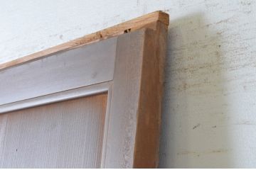 アンティーク建具　上手物!　美しい柾目が魅力のマス目格子板戸1枚(きつね格子、狐格子、格子戸、板戸、引き戸、升目)(R-065082)