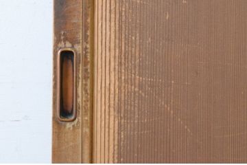 アンティーク建具　上手物!　美しい柾目が魅力のマス目格子板戸1枚(きつね格子、狐格子、格子戸、板戸、引き戸、升目)(R-065082)