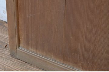 アンティーク建具　上手物!　美しい柾目が魅力のマス目格子板戸1枚(きつね格子、狐格子、格子戸、板戸、引き戸、升目)(R-065082)
